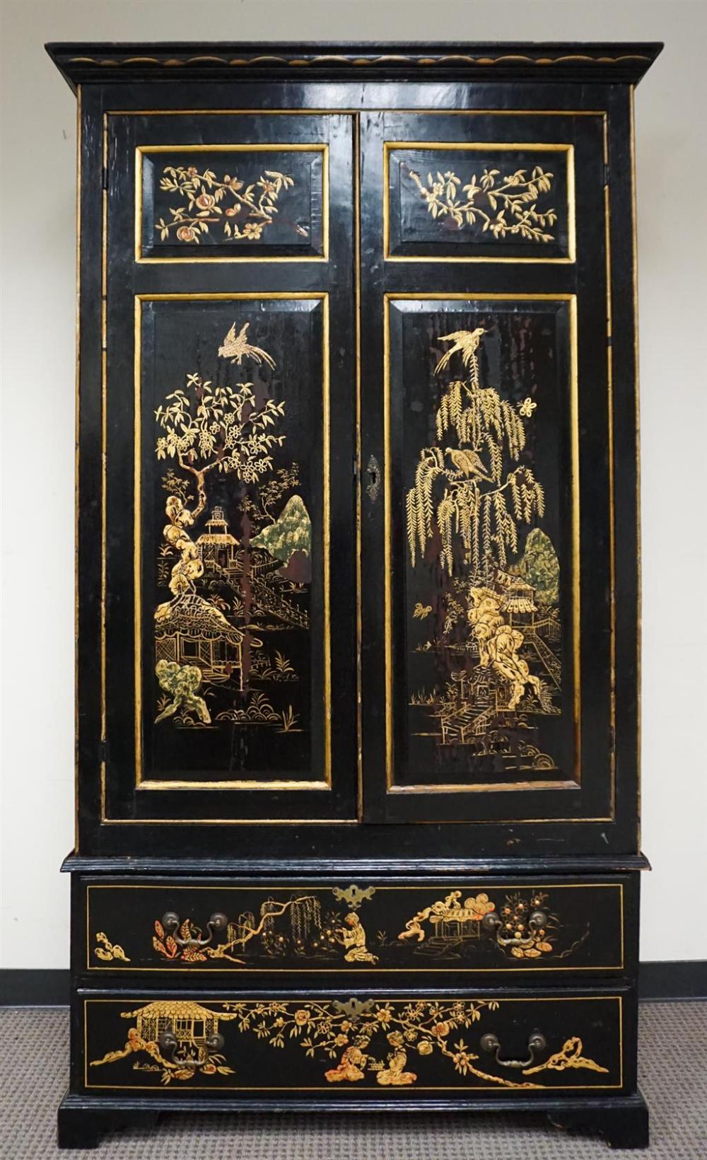 GEORGE III STYLE GILT CHINOISERIE 328ad1