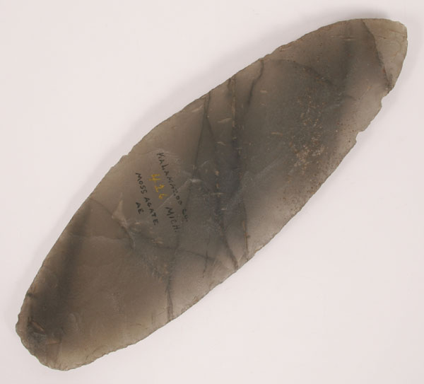 Large translucent moss agate blade;
