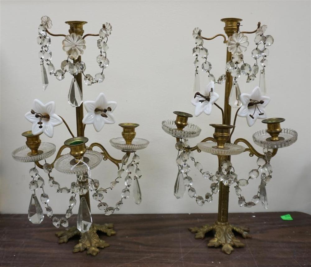 PAIR OF VICTORIAN BRASS AND GLASS 328beb