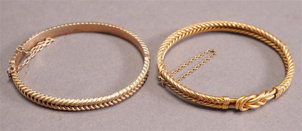 15 KARAT YELLOW GOLD BANGLE BRACELET 328c1e