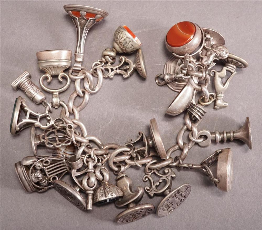 ENGLISH SILVER CHARM BRACELET WITH 328c2a