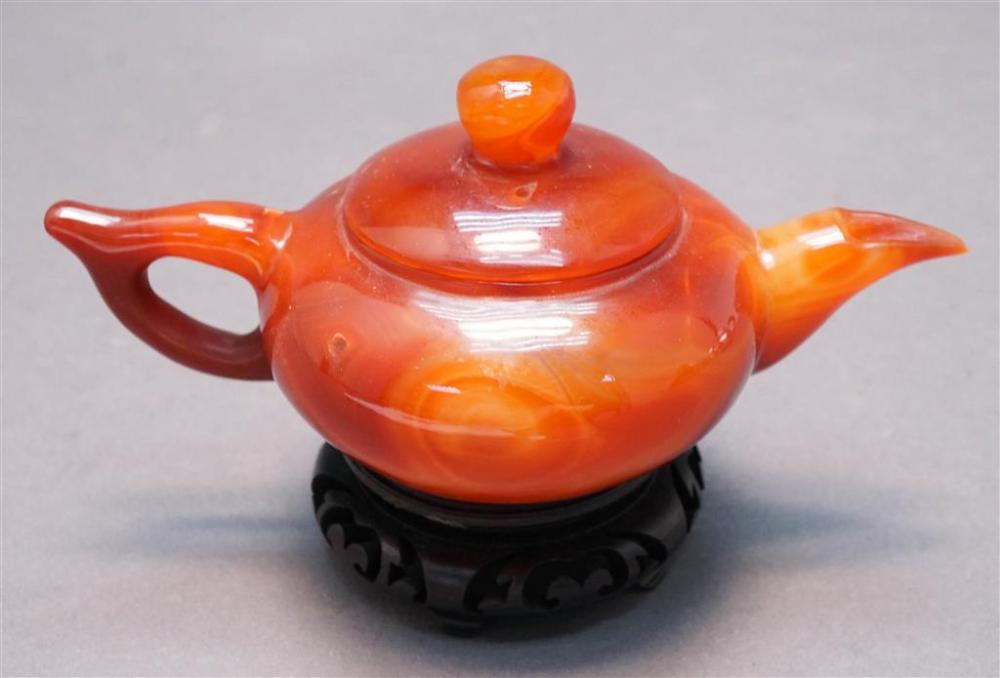 CHINESE CARVED AGATE TEAPOT ON