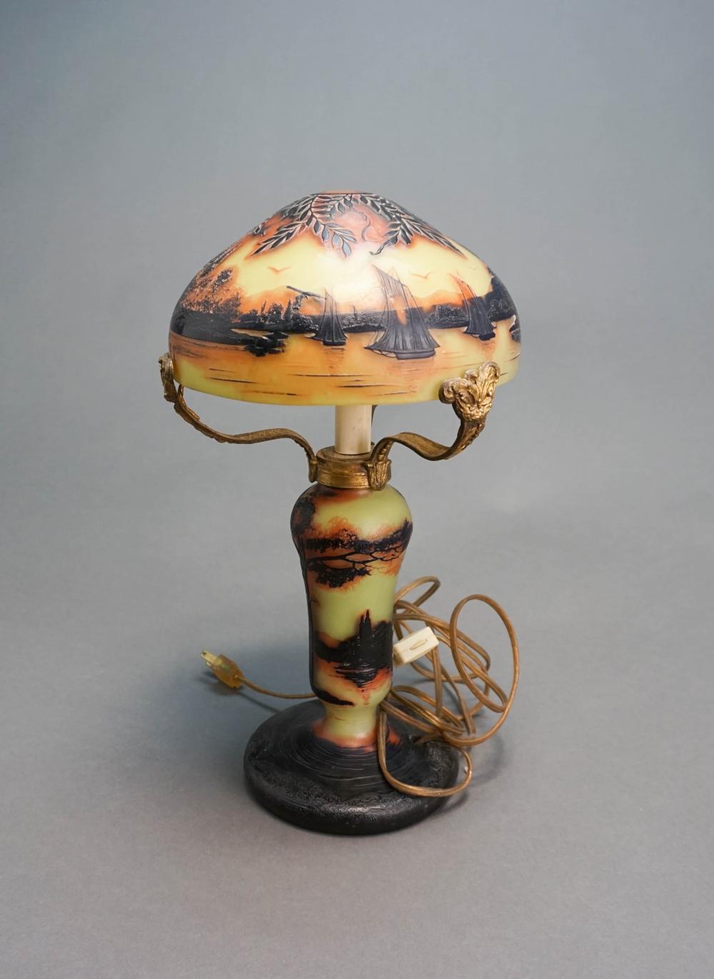 FRENCH LANDSCAPE CAMEO GLASS LAMP 32b86d