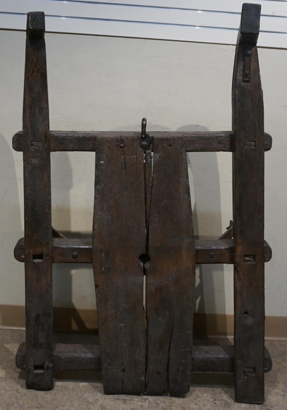 SCANDINAVIAN OAK AND IRON SLEDScandinavian 32b942