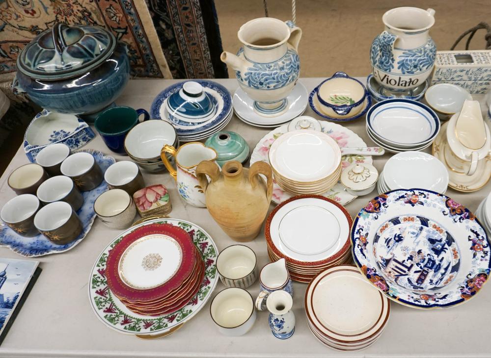 PORTUGUESE DINNER SERVICE AND COLLECTION