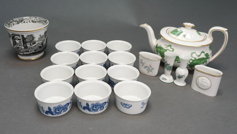 GROUP OF PORCELAIN ARTICLES, INCLUDING: