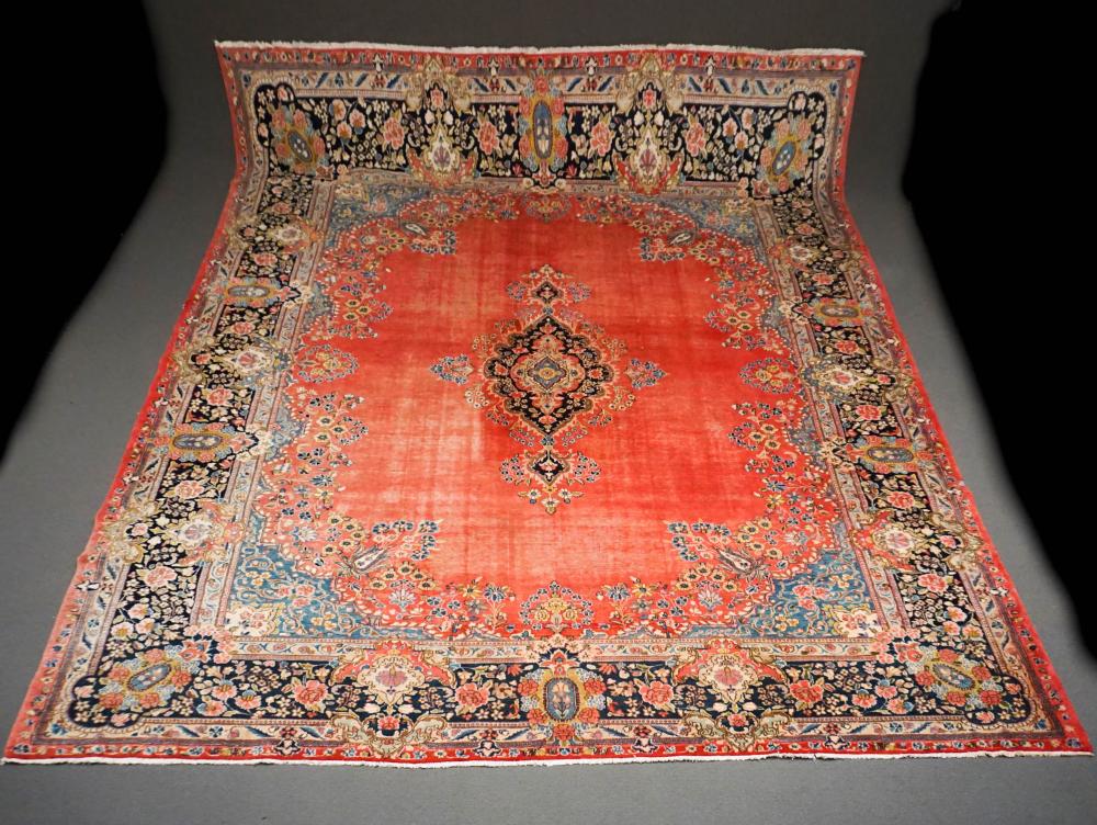 KERMAN RUG THIRD QUARTER 20TH CENTURY 32ba5b