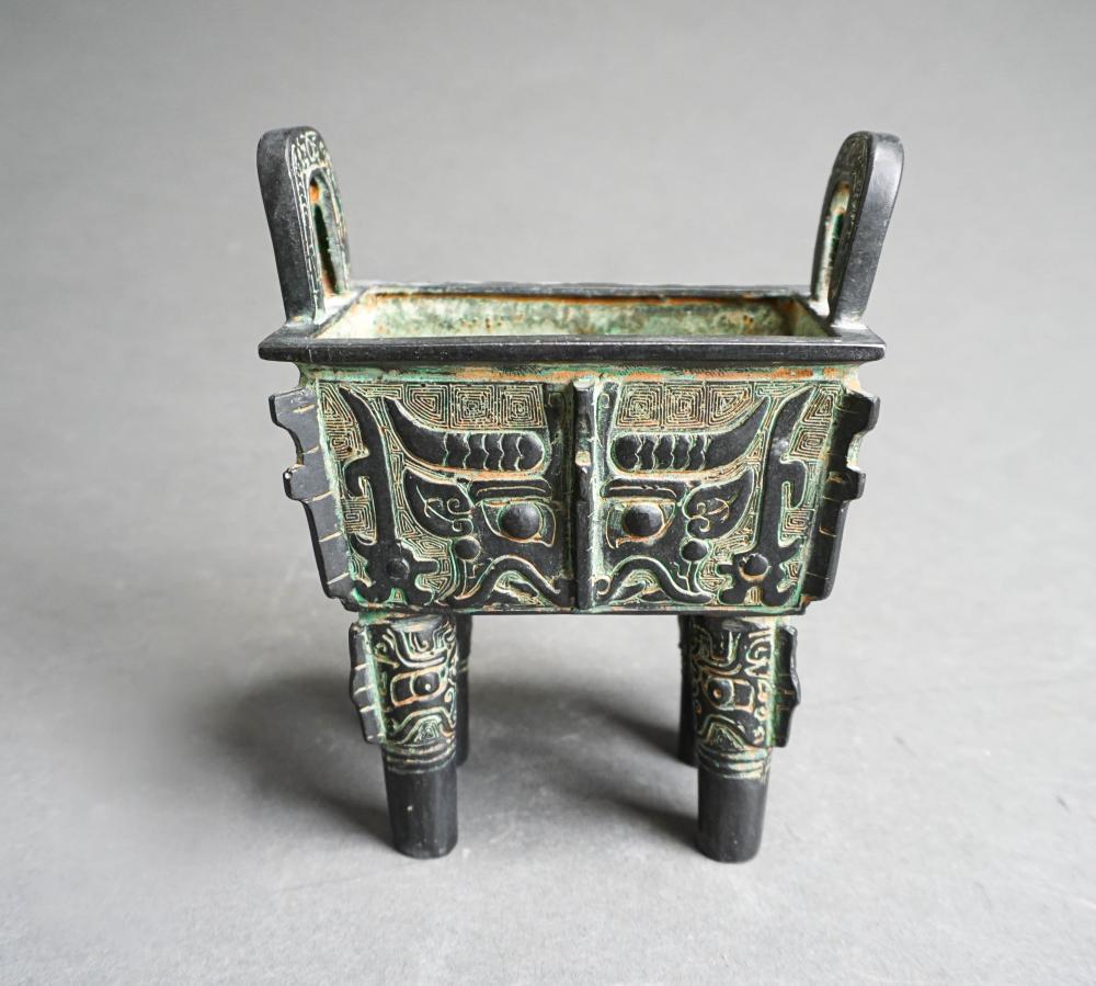 CHINESE ARCHAIC STYLE PATINATED 32bcbb