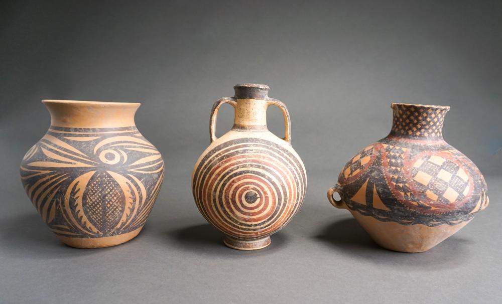 THREE CHINESE NEOLITHIC VASES  32bef7