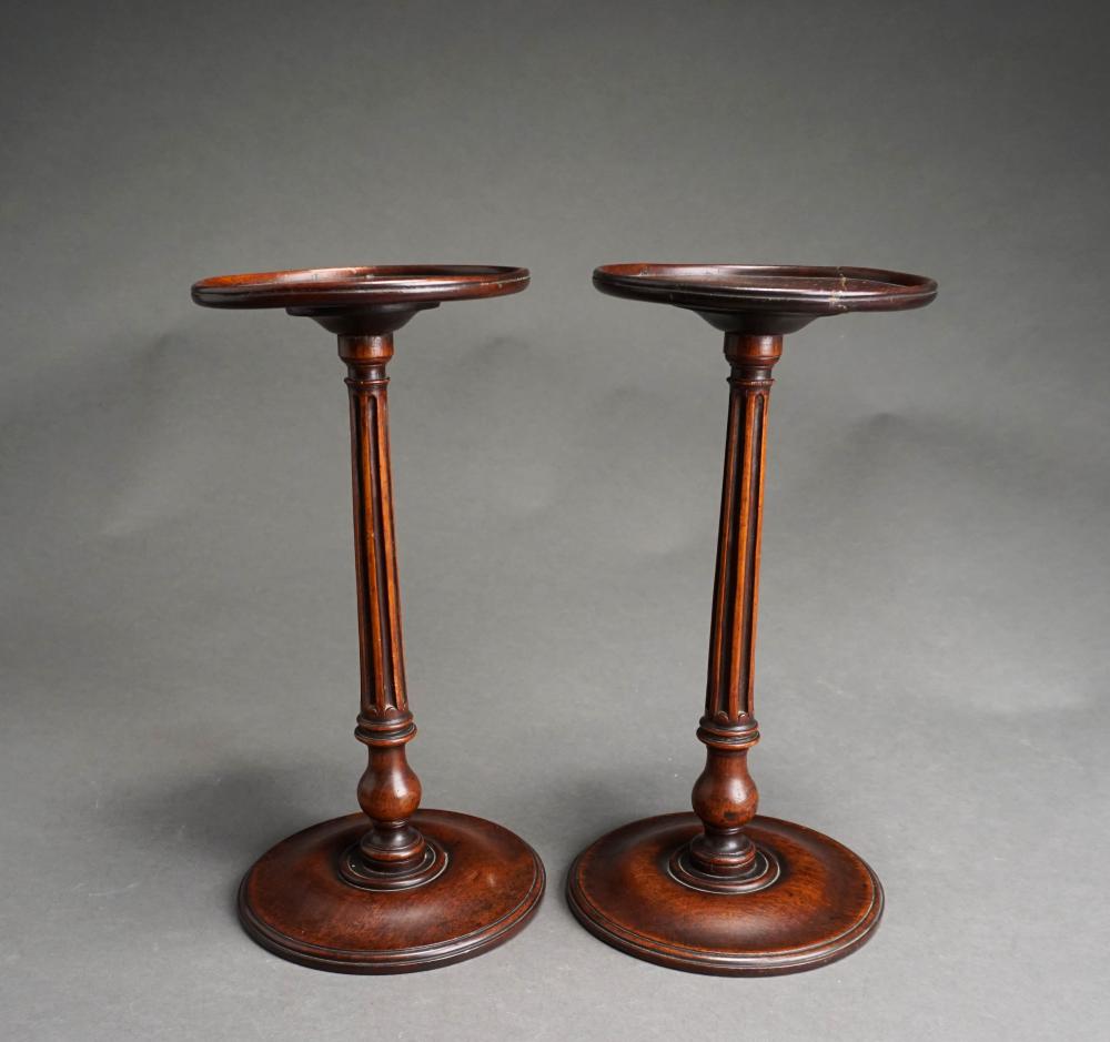 PAIR OF NEOCLASSICAL MAHOGANY CANDLESTANDS,