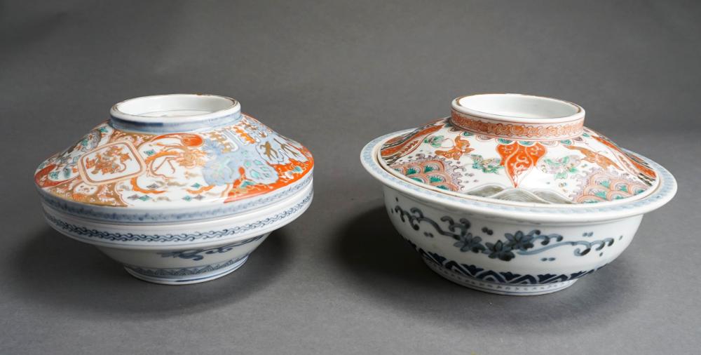 TWO CHINESE EXPORT PORCELAIN TUREENSTwo 32bf2a