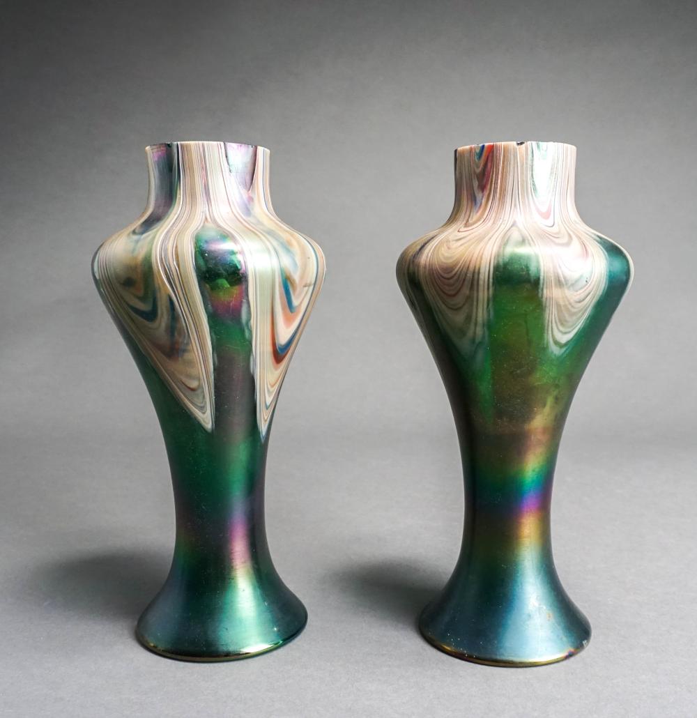 PAIR OF ART GLASS VASES    32bf2b