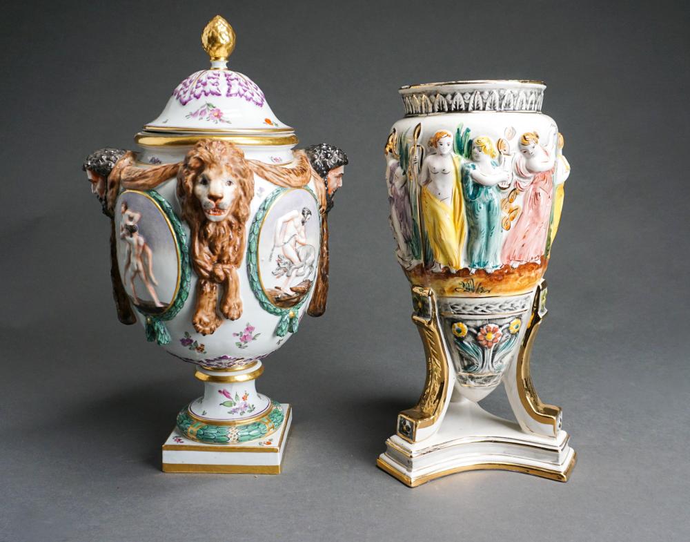 CAPODIMONTE PORCELAIN COVERED URN 32bfff
