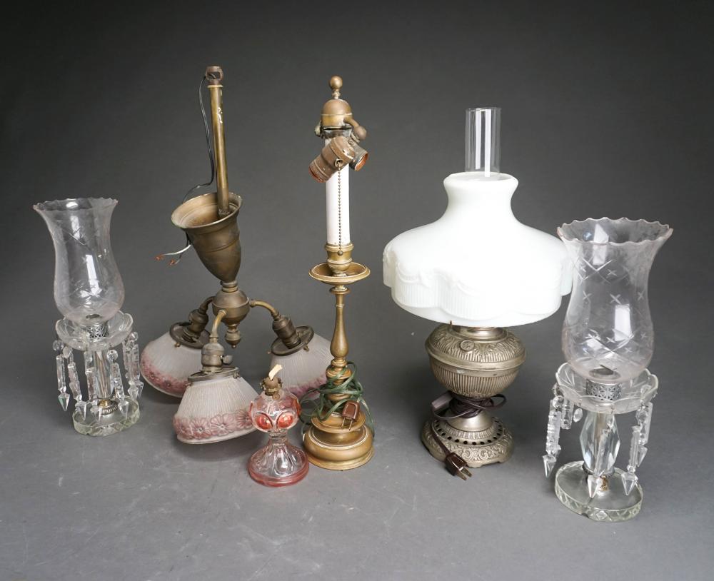GROUP OF FIVE ASSORTED TABLE LAMPS