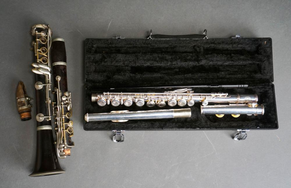 BUNDY FLUTE WITH CARRYING CASE