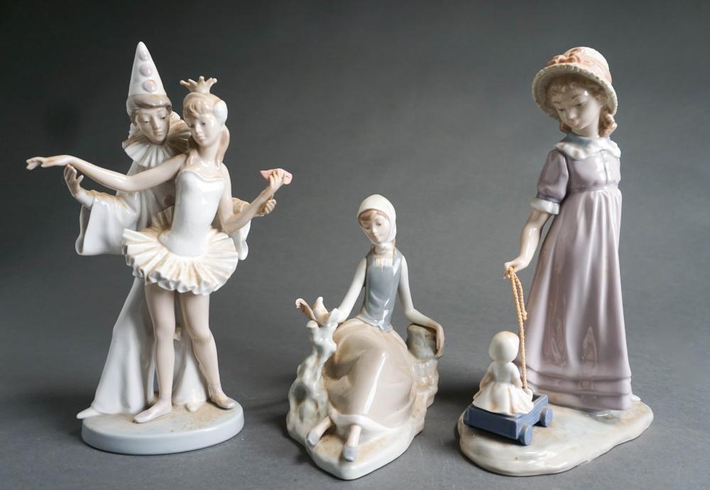 COLLECTION OF THREE LLADRO PORCELAIN