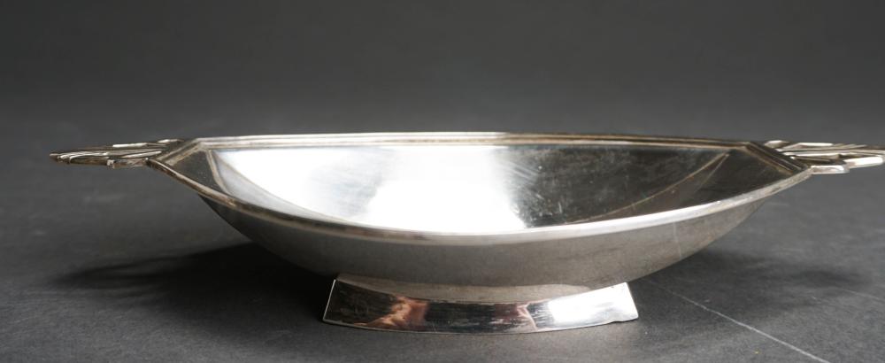 ENGLISH SILVER FOOTED SERVING DISH  32c26a
