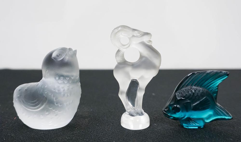 BACCARAT FROSTED CHICK AND LALIQUE