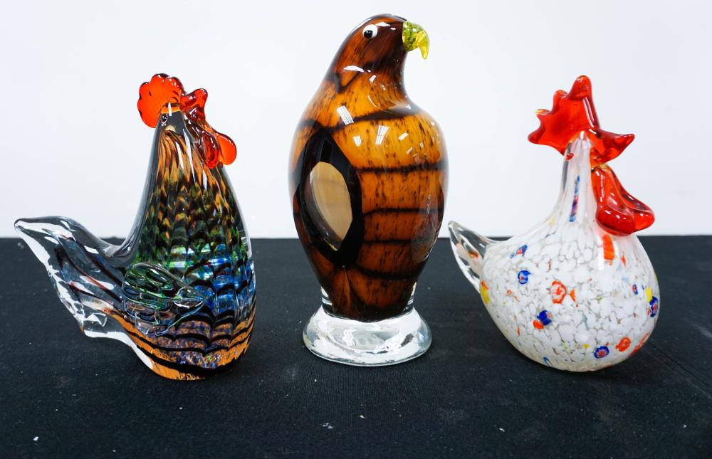 THREE COLORED GLASS BIRD FIGURES  32c2b8