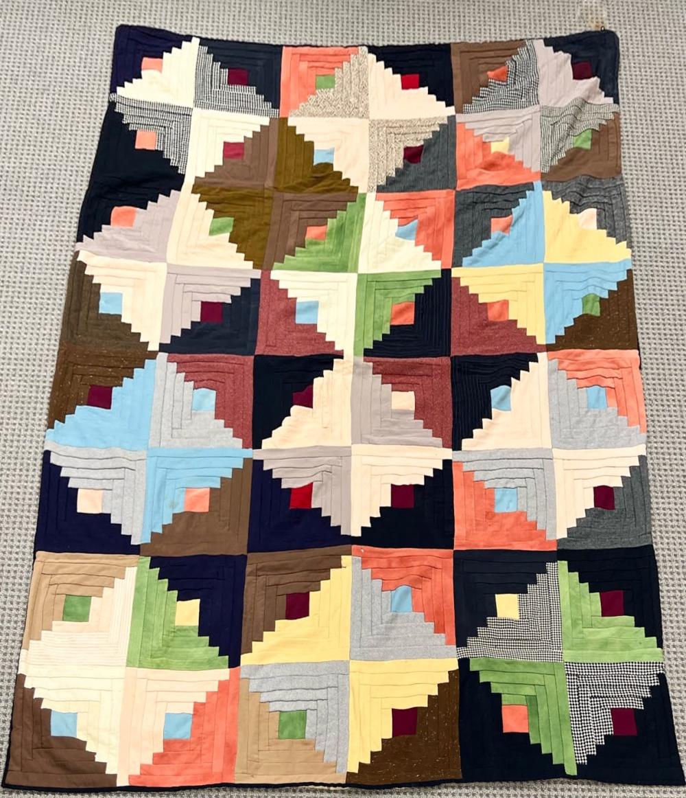 LOG CABIN PATTERN QUILT, 7 FT 7