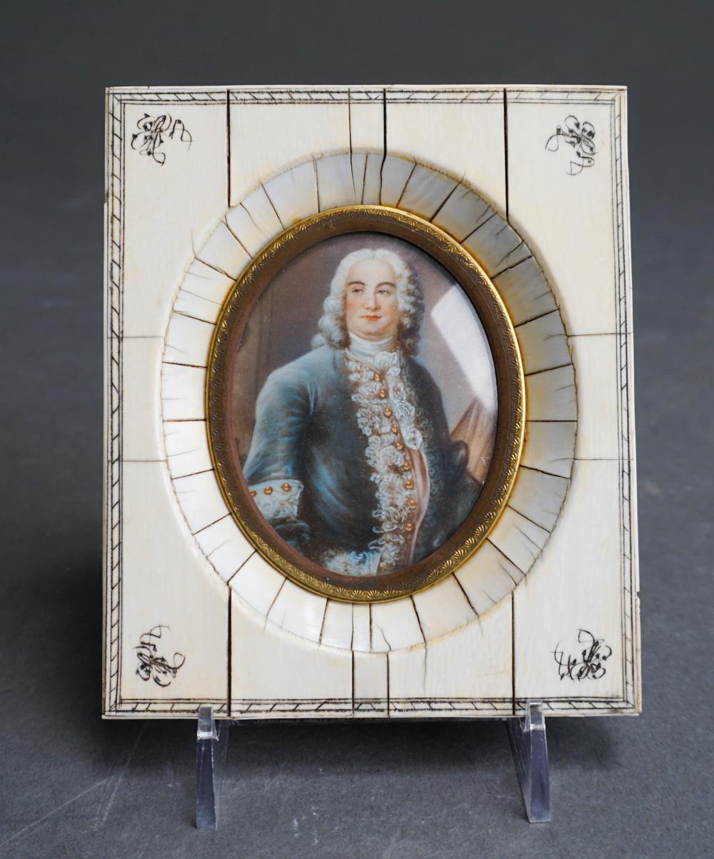 FRENCH MINIATURE PORTRAIT OF MAN  32c483