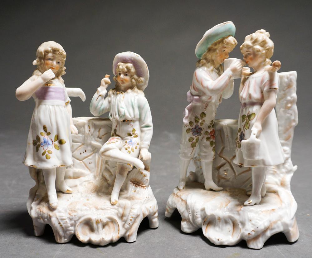 PAIR OF EUROPEAN PORCELAIN FIGURAL 32c49d