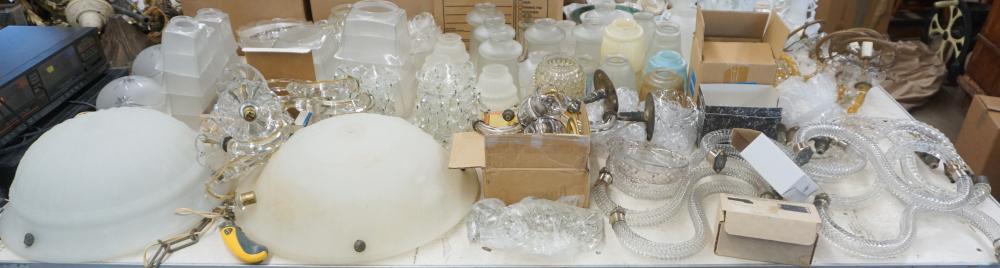 COLLECTION OF ASSORTED GLASS AND 32c512