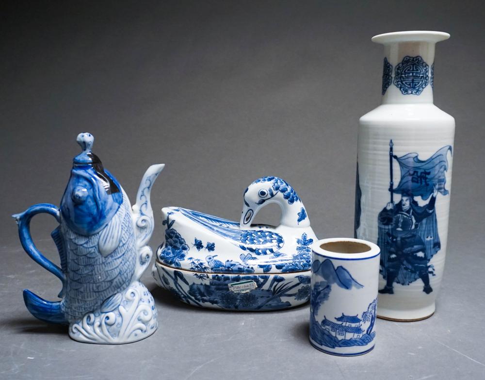 CHINESE BLUE AND WHITE PORCELAIN 32c5b8