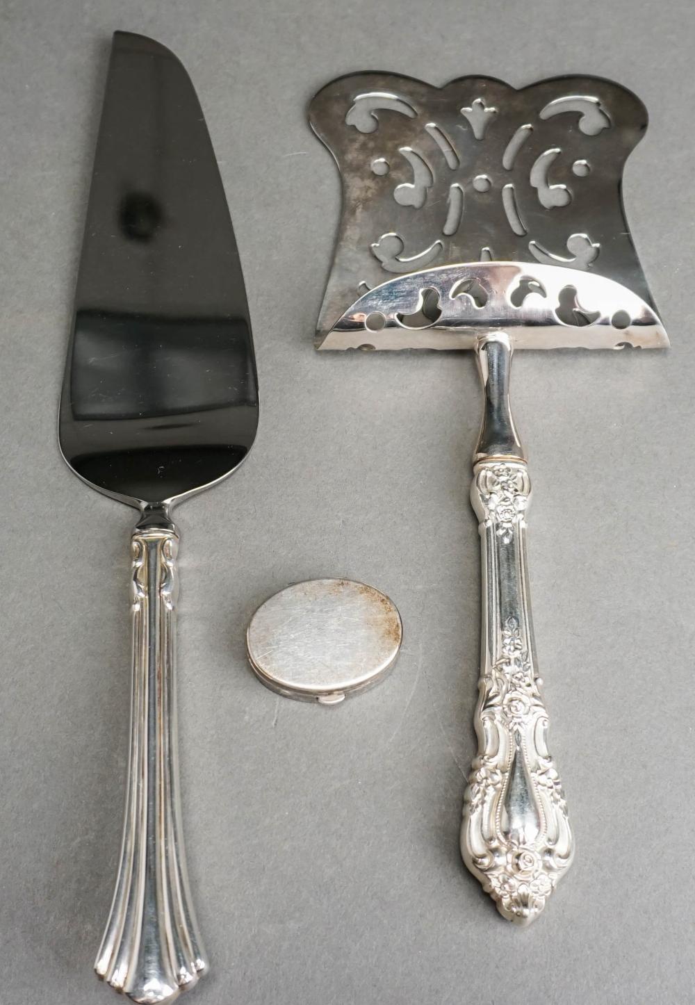 AMERICAN STERLING HANDLED PIE SERVER,