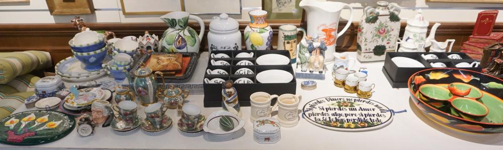 GROUP OF ASSORTED CERAMIC AND PORCELAIN