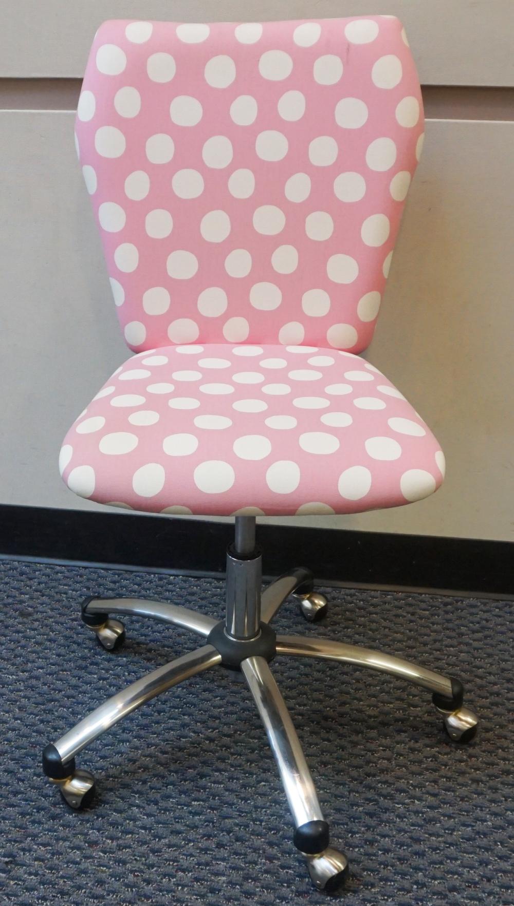 PINK AND WHITE POLKA DOT REVOLVING 32c781