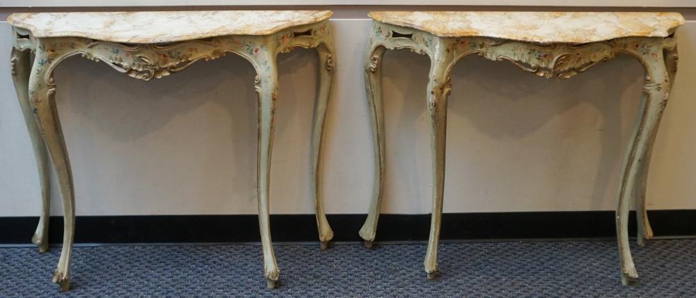 PAIR OF PROVINCIAL STYLE PAINTED 32c834