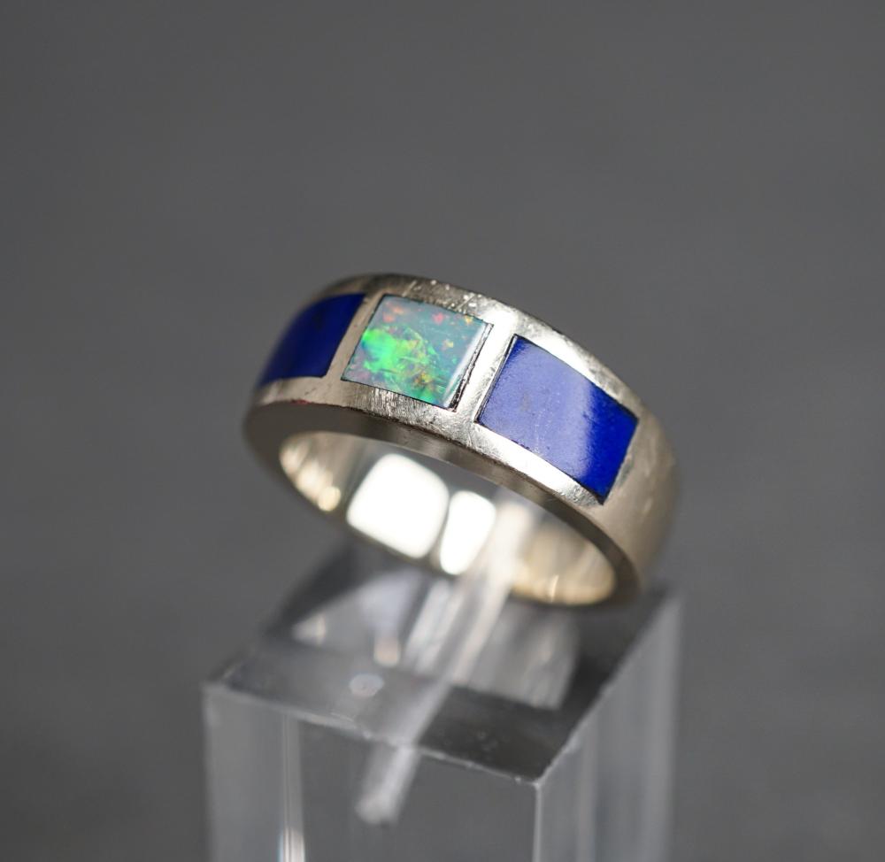 14 KARAT YELLOW WHITE GOLD OPAL 32c8b2