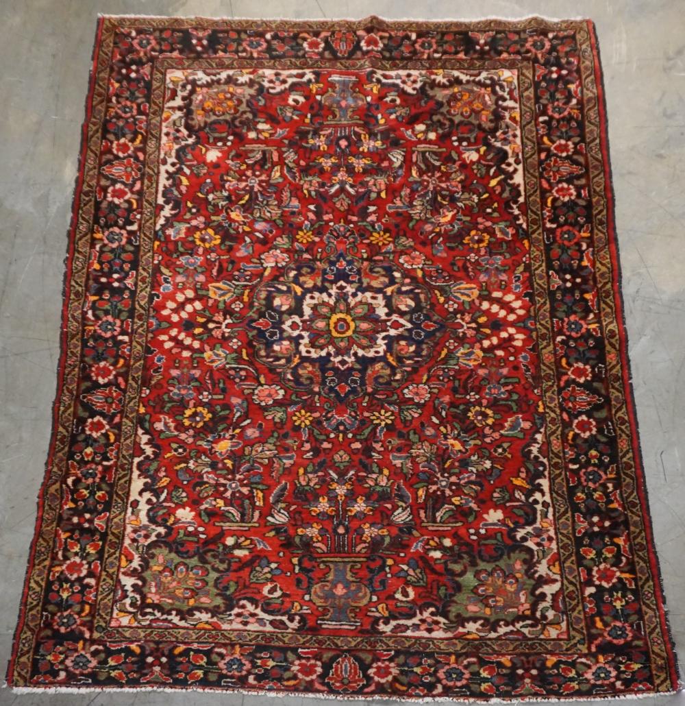 BAKHTIARI RUG, 6 FT 10 IN X 5 FT