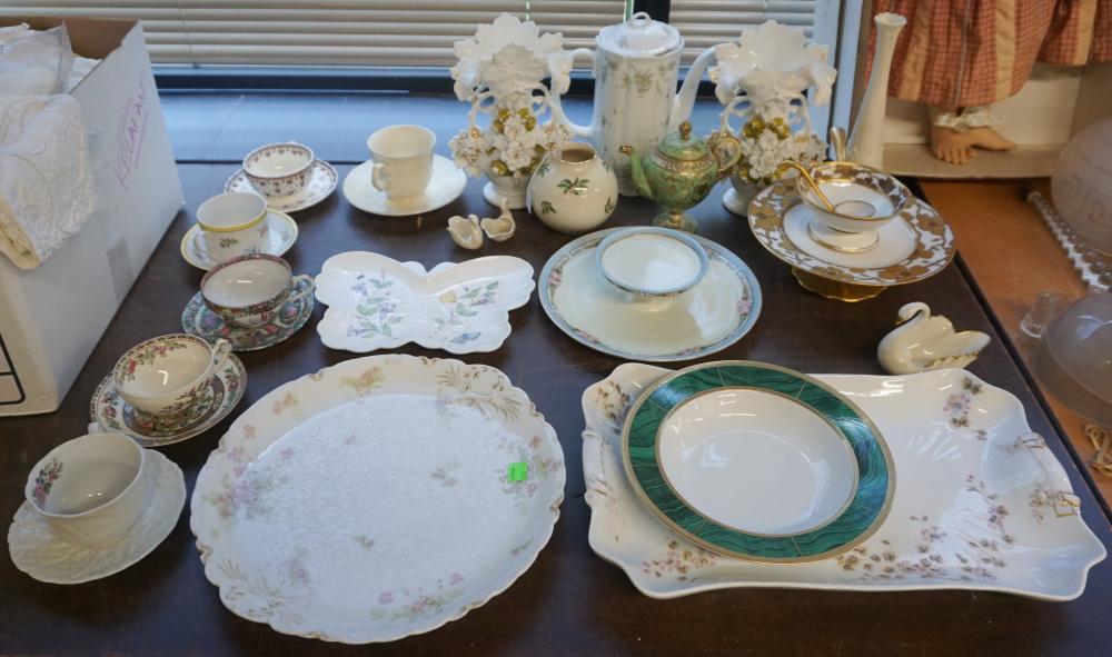 GROUP WITH EUROPEAN TEACUPS PLATES 32c98a