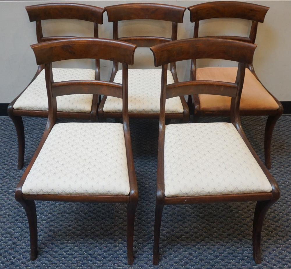 SET WITH FIVE CLASSICAL MAHOGANY