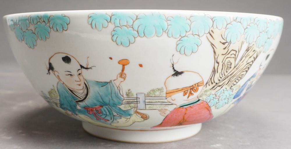 CHINESE FAMILLE ROSE PORCELAIN 32ca03