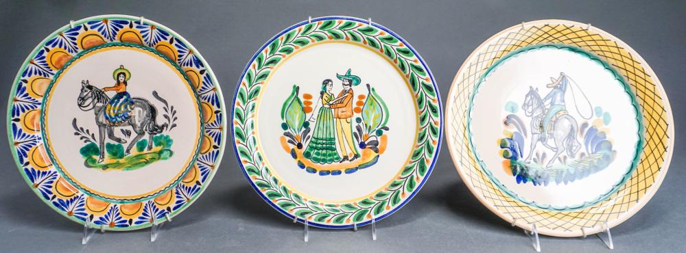 THREE MEXICAN DECORATED POTTERY 32ca04