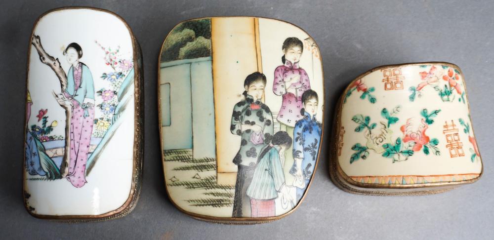 THREE CHINESE PORCELAIN MOUNTED 32ca09