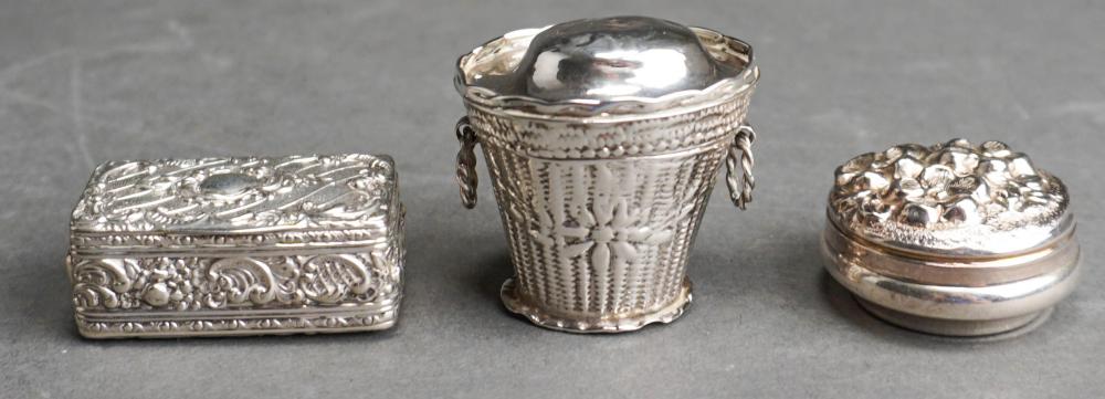 TWO 800 SILVER PILLBOXES AND A 32cafa