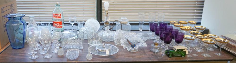 GROUP WITH GLASS BARWARE AND TABLE