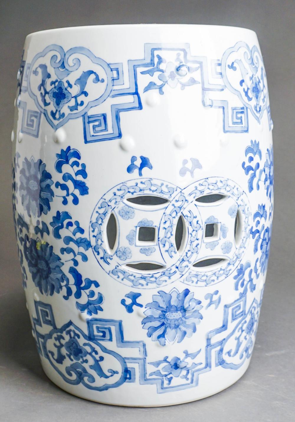 CHINESE BLUE AND WHITE PORCELAIN 32cc9d