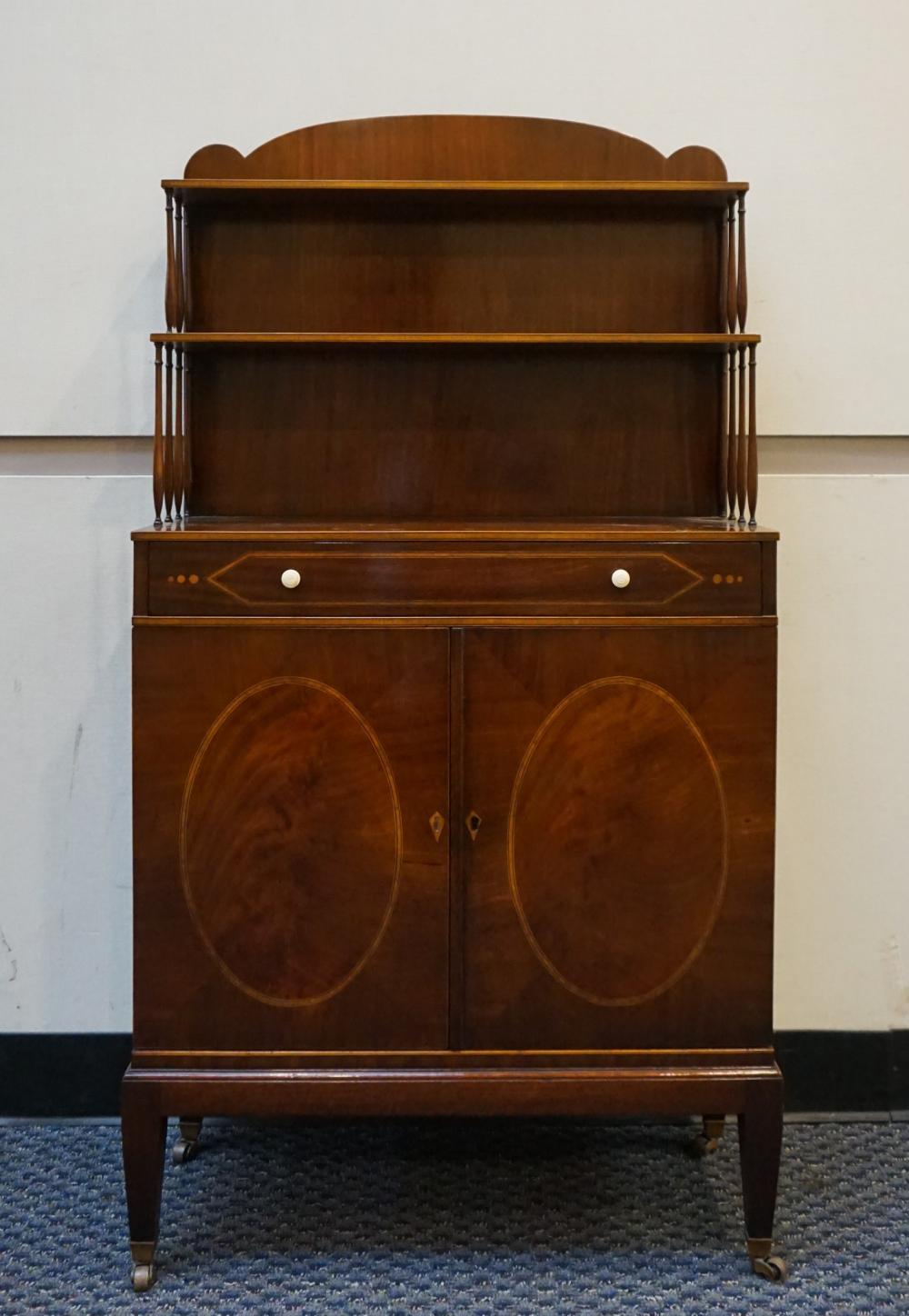 EDWARDIAN INLAID MAHOGANY HUTCH 32a8e5