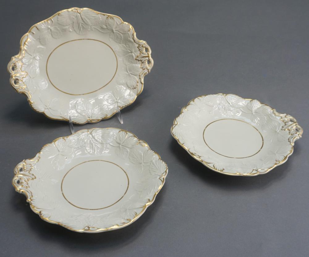 THREE EUROPEAN GILT DECORATED SERVING 32a8f4