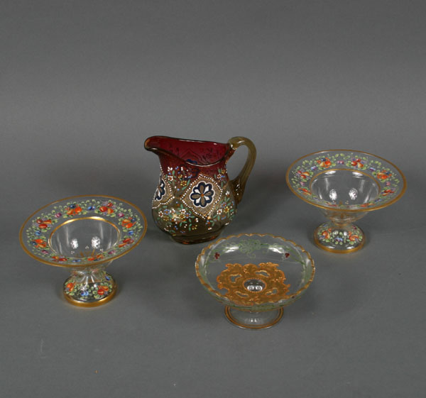 Three Bristol glass footed dishes 510ed