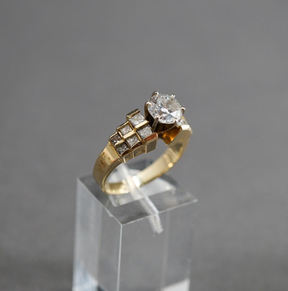 14-KARAT YELLOW-GOLD DIAMOND RING,