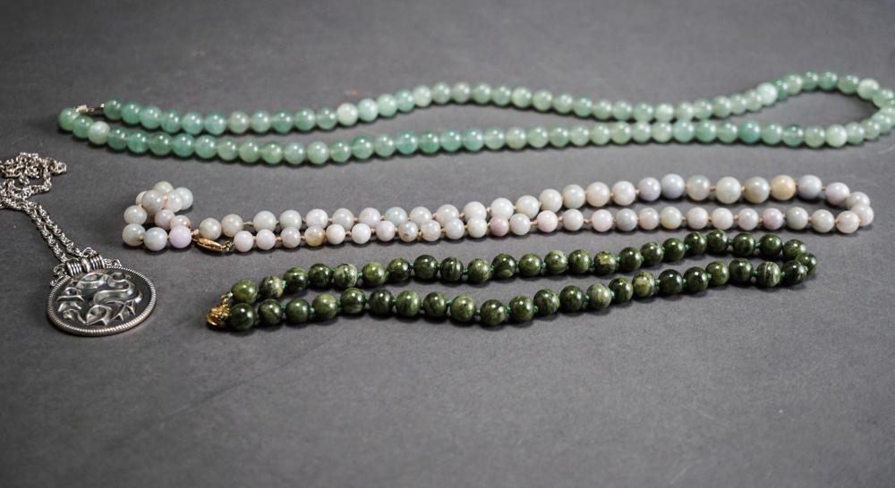 COLLECTION OF JADE AND OTHER HARDSTONE 32a9a3