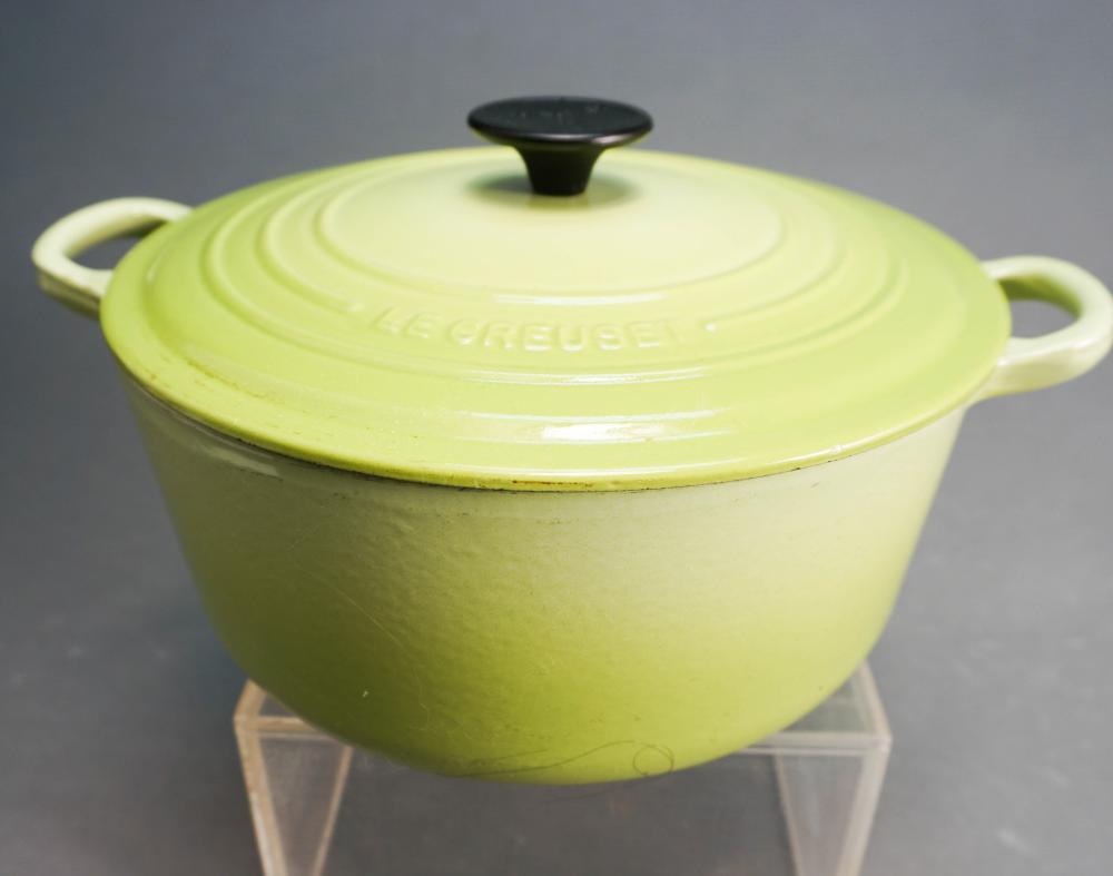 LE CREUSET FRANCE PASTEL TO LIME 32ac99