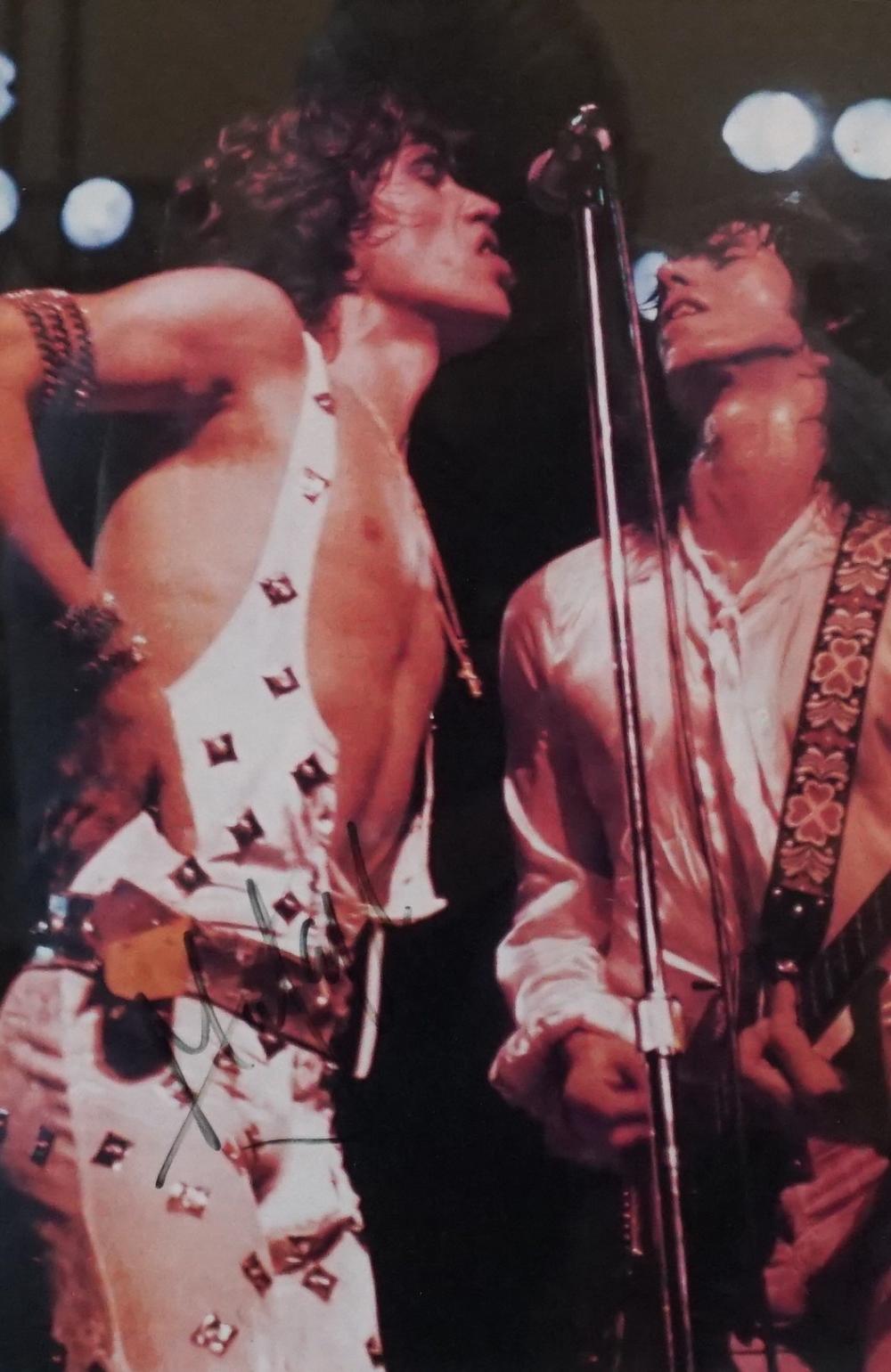 PHOTOGRAPH OF MICK JAGGER AND KEITH 32ad99