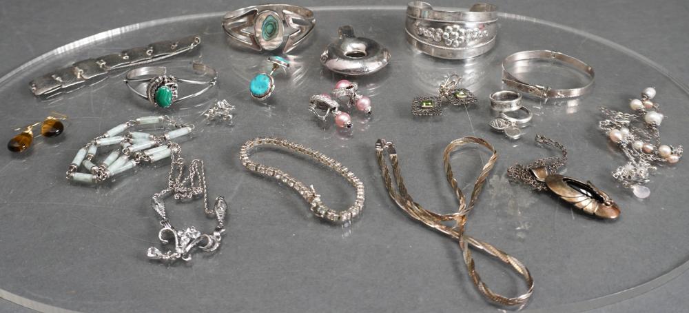 COLLECTION WITH STERLING SILVER AND